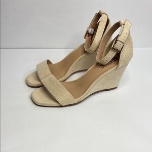 FINAL! NWOT! Cream Wedge Sandals with Minimalist Design